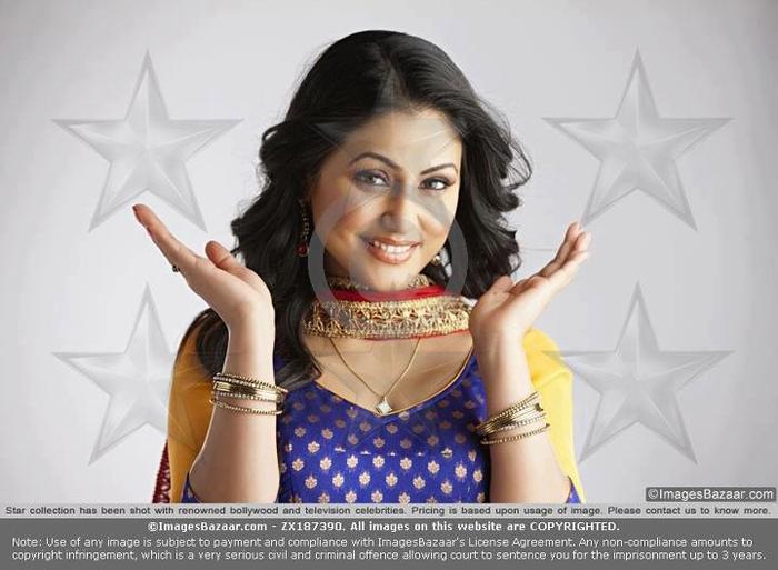 527997_321693561226190_200307900031424_919392_357999579_n - Hina Khan
