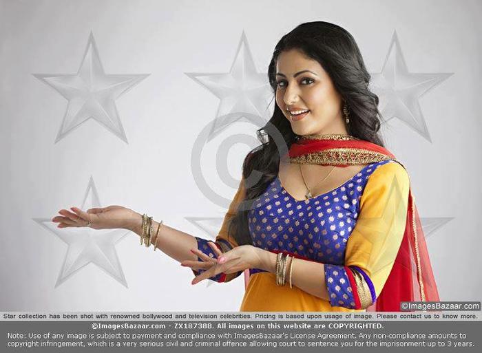 532656_321691704559709_200307900031424_919325_370911234_n - Hina Khan
