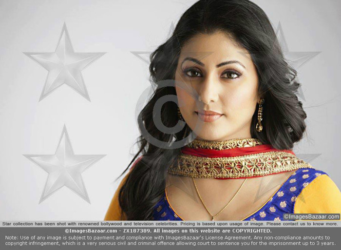 539649_321692101226336_200307900031424_919342_2095128473_n - Hina Khan