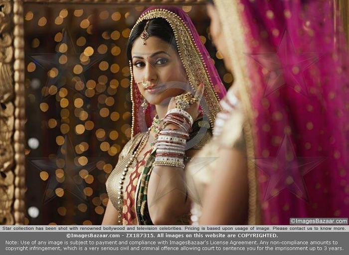 532616_321692127893000_1590514116_n - Hina Khan