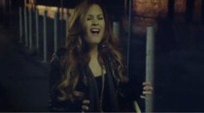 Demi - Lovato - Give - Your - Heart - A - Break (2443) Demi - Lovato - Give - Your - Heart - A - Break (2443)