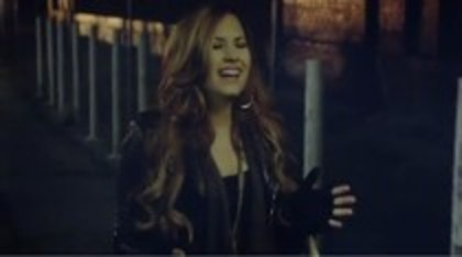 Demi - Lovato - Give - Your - Heart - A - Break (2444)