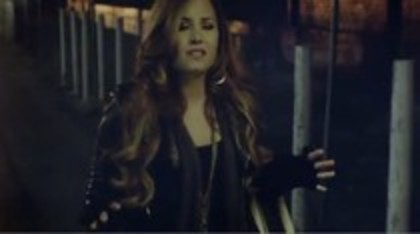 Demi - Lovato - Give - Your - Heart - A - Break (2440)
