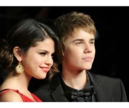 lhccib-lhcchevanity_thumb - Justin Biber and Selena Gomez