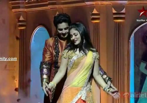 Hina & Karan in Love [42]