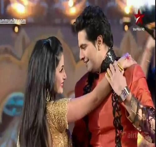 Hina & Karan in Love [43]