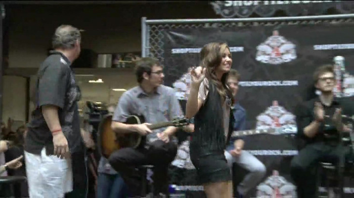 Demi Lovato  Live at Glendale Galleria  in LA for Cambio in HD 00045