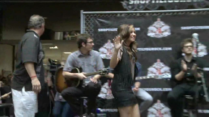 Demi Lovato  Live at Glendale Galleria  in LA for Cambio in HD 00046