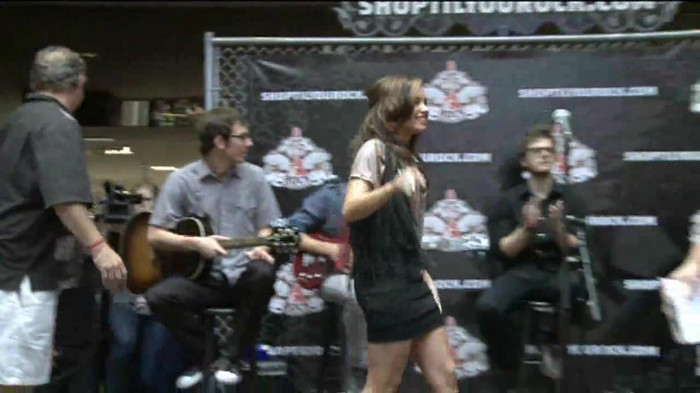 Demi Lovato  Live at Glendale Galleria  in LA for Cambio in HD 00054