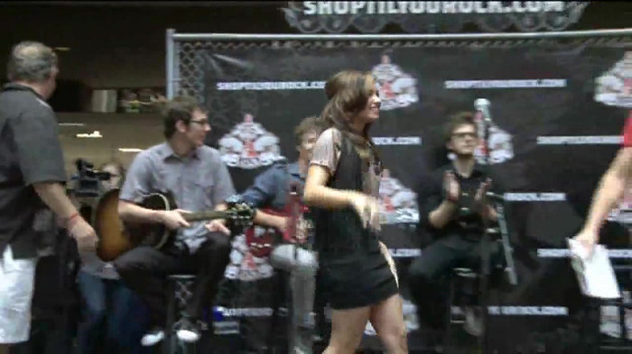 Demi Lovato  Live at Glendale Galleria  in LA for Cambio in HD 00056