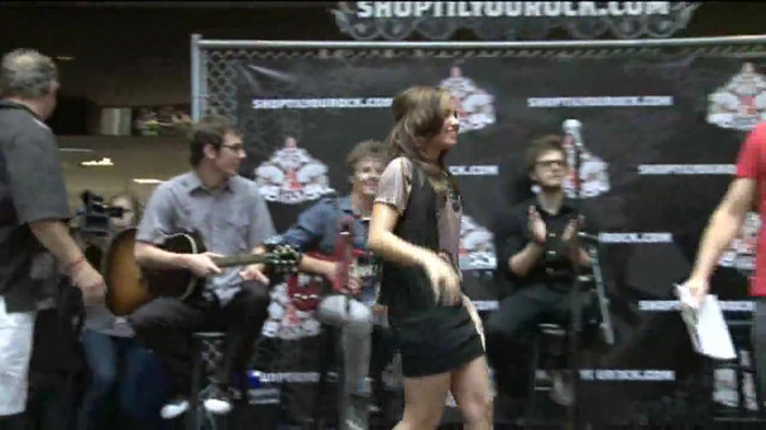 Demi Lovato  Live at Glendale Galleria  in LA for Cambio in HD 00057