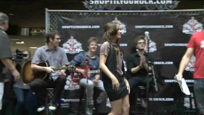 Demi Lovato  Live at Glendale Galleria  in LA for Cambio in HD 00060