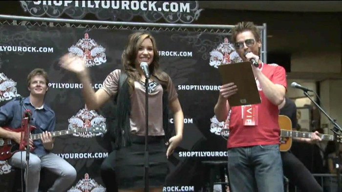 Demi Lovato  Live at Glendale Galleria  in LA for Cambio in HD 00119