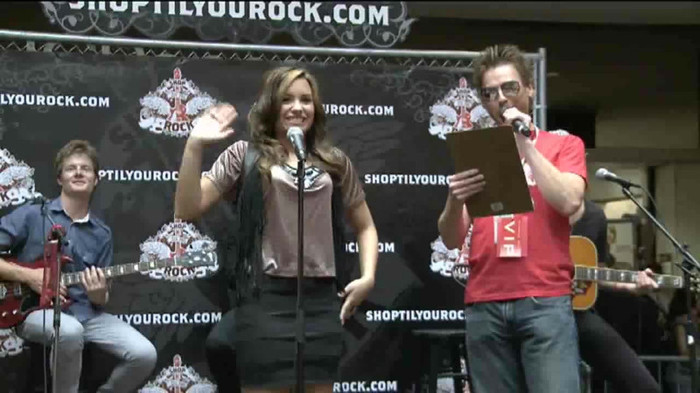 Demi Lovato  Live at Glendale Galleria  in LA for Cambio in HD 00121