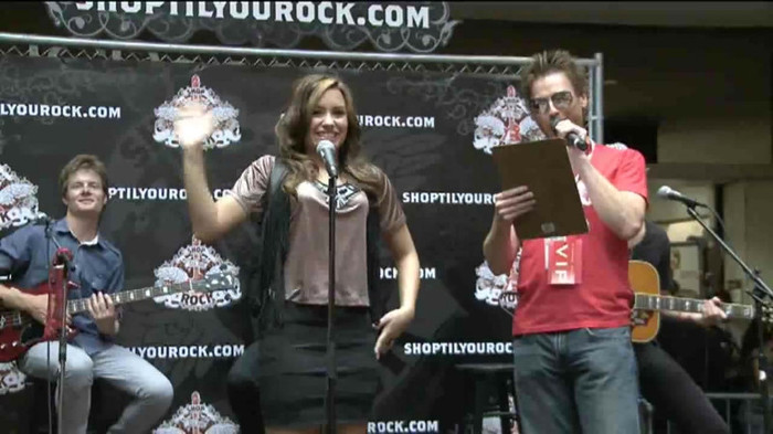 Demi Lovato  Live at Glendale Galleria  in LA for Cambio in HD 00123