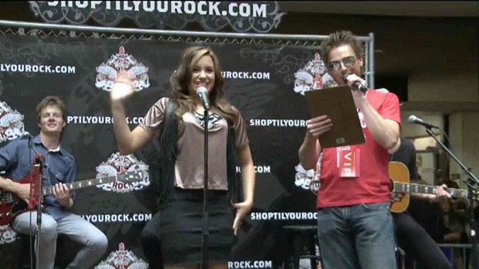 Demi Lovato  Live at Glendale Galleria  in LA for Cambio in HD 00131