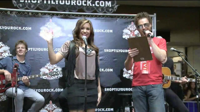 Demi Lovato  Live at Glendale Galleria  in LA for Cambio in HD 00144