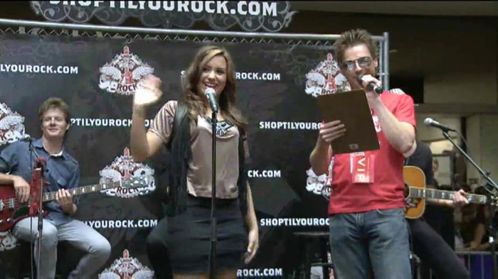 Demi Lovato  Live at Glendale Galleria  in LA for Cambio in HD 00148