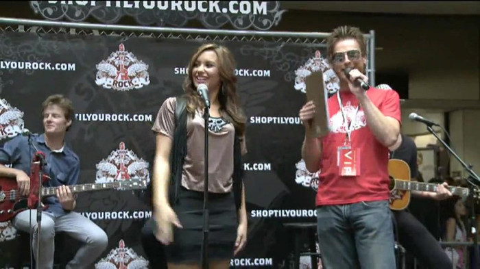 Demi Lovato  Live at Glendale Galleria  in LA for Cambio in HD 00160 - Demilush - Live at Glendale Galleria in LA for Cambio