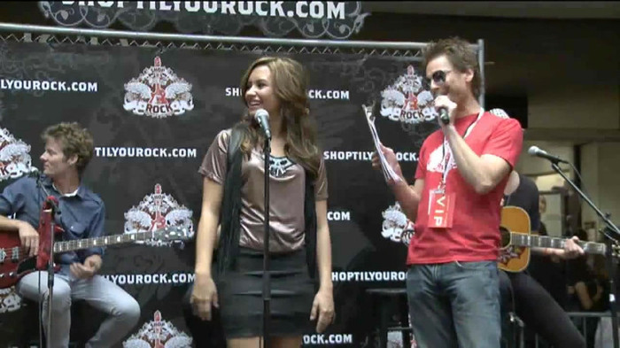 Demi Lovato  Live at Glendale Galleria  in LA for Cambio in HD 00179