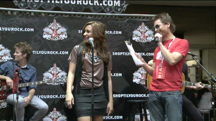 Demi Lovato  Live at Glendale Galleria  in LA for Cambio in HD 00200 - Demilush - Live at Glendale Galleria in LA for Cambio