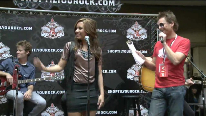 Demi Lovato  Live at Glendale Galleria  in LA for Cambio in HD 00213