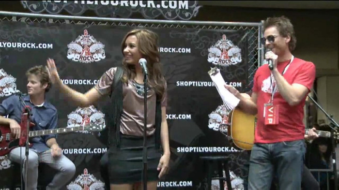 Demi Lovato  Live at Glendale Galleria  in LA for Cambio in HD 00217