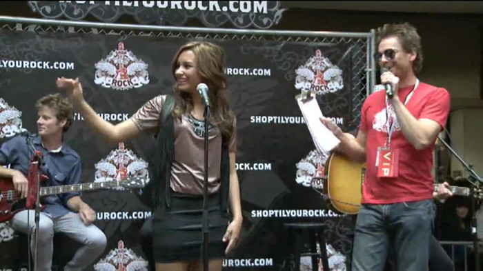 Demi Lovato  Live at Glendale Galleria  in LA for Cambio in HD 00220