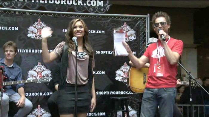 Demi Lovato  Live at Glendale Galleria  in LA for Cambio in HD 00293