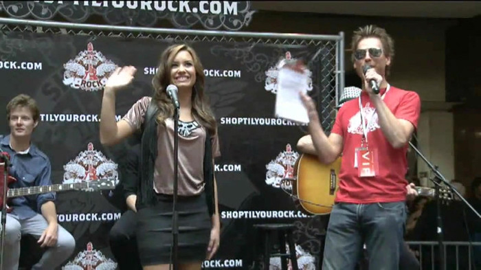 Demi Lovato  Live at Glendale Galleria  in LA for Cambio in HD 00300