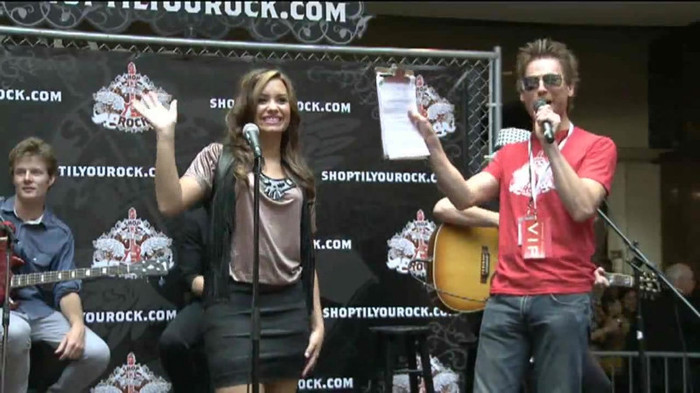 Demi Lovato  Live at Glendale Galleria  in LA for Cambio in HD 00312