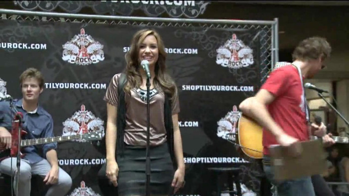 Demi Lovato  Live at Glendale Galleria  in LA for Cambio in HD 00351