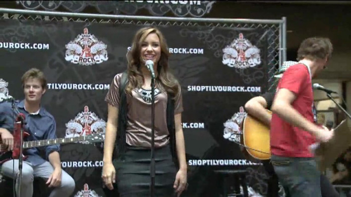 Demi Lovato  Live at Glendale Galleria  in LA for Cambio in HD 00354