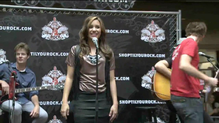Demi Lovato  Live at Glendale Galleria  in LA for Cambio in HD 00357