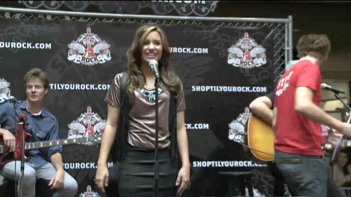 Demi Lovato  Live at Glendale Galleria  in LA for Cambio in HD 00358