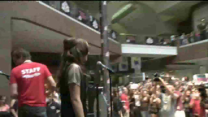 Demi Lovato  Live at Glendale Galleria  in LA for Cambio in HD 00359