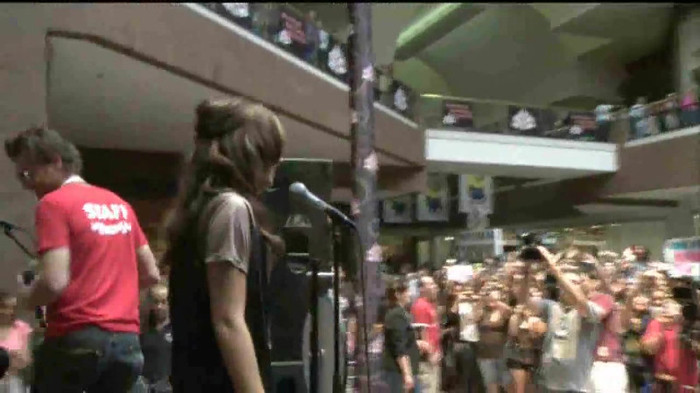Demi Lovato  Live at Glendale Galleria  in LA for Cambio in HD 00368