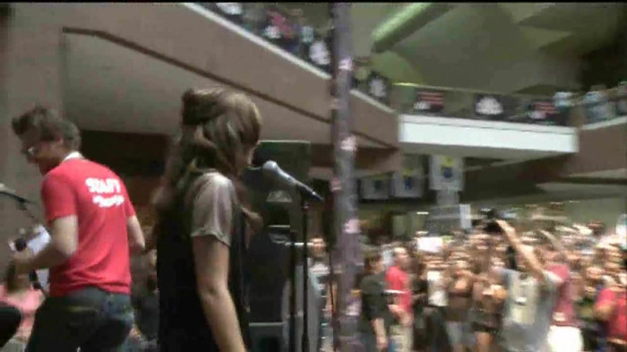 Demi Lovato  Live at Glendale Galleria  in LA for Cambio in HD 00371