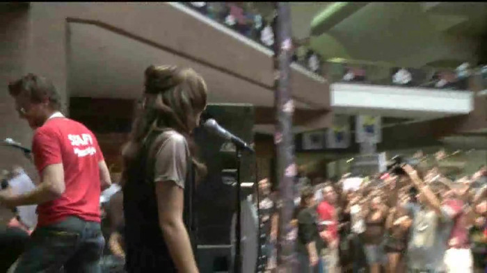 Demi Lovato  Live at Glendale Galleria  in LA for Cambio in HD 00374