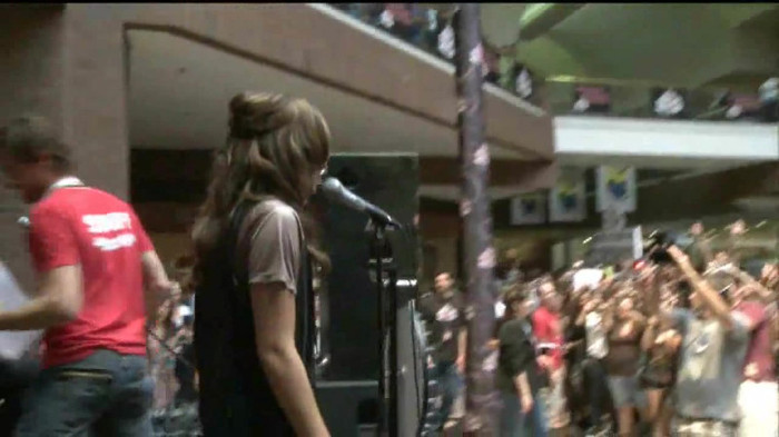 Demi Lovato  Live at Glendale Galleria  in LA for Cambio in HD 00378