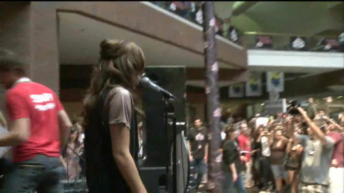 Demi Lovato  Live at Glendale Galleria  in LA for Cambio in HD 00379