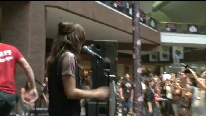 Demi Lovato  Live at Glendale Galleria  in LA for Cambio in HD 00388