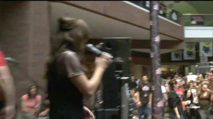 Demi Lovato  Live at Glendale Galleria  in LA for Cambio in HD 00397
