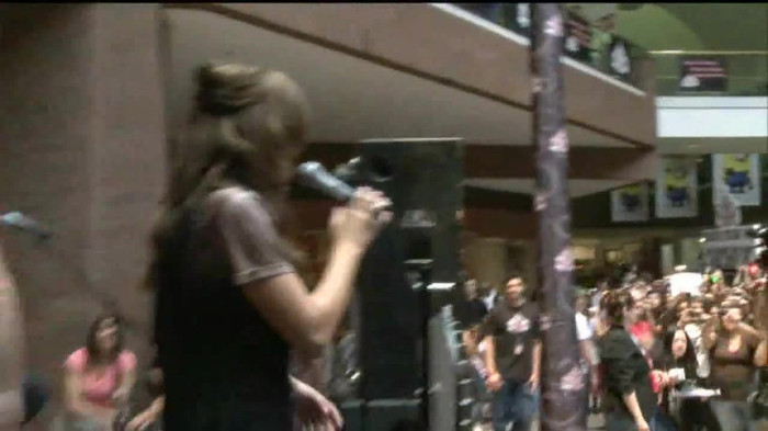 Demi Lovato  Live at Glendale Galleria  in LA for Cambio in HD 00398