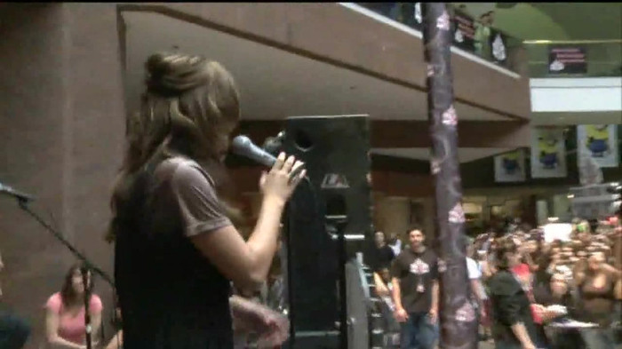 Demi Lovato  Live at Glendale Galleria  in LA for Cambio in HD 00401