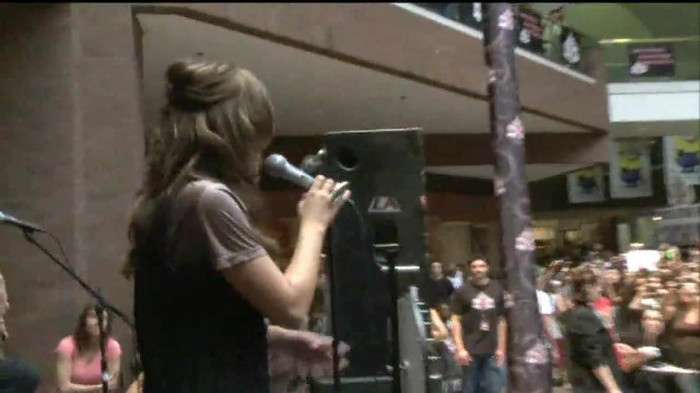Demi Lovato  Live at Glendale Galleria  in LA for Cambio in HD 00403