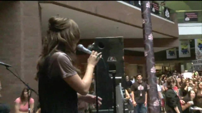 Demi Lovato  Live at Glendale Galleria  in LA for Cambio in HD 00405