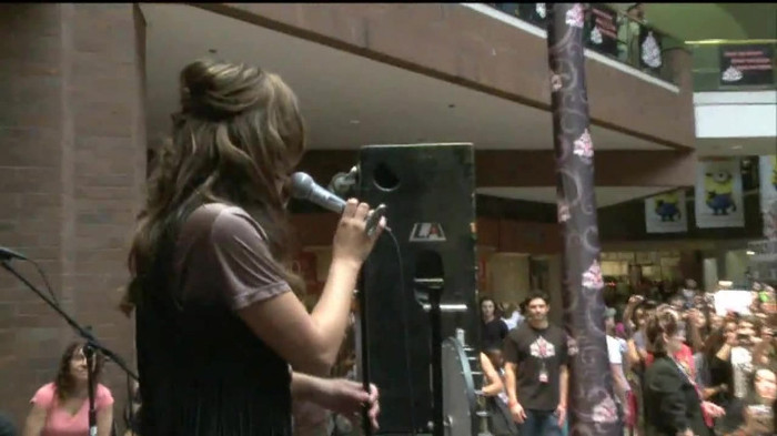 Demi Lovato  Live at Glendale Galleria  in LA for Cambio in HD 00412