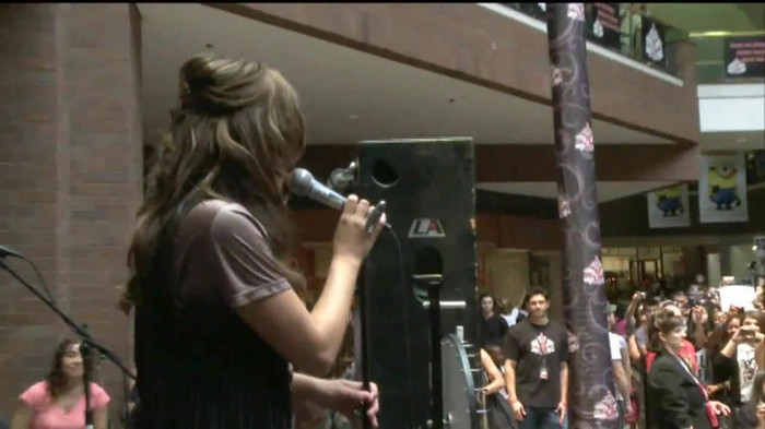 Demi Lovato  Live at Glendale Galleria  in LA for Cambio in HD 00416