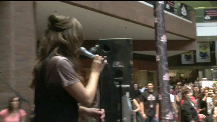 Demi Lovato  Live at Glendale Galleria  in LA for Cambio in HD 00418